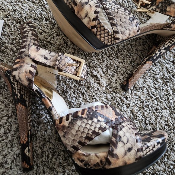 heels - Picture 6 of 7